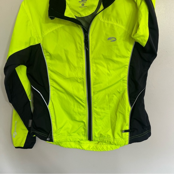 Women’s Brooks Lightweight Running Jacket Windbreaker Yellow Black Size Small - Picture 12 of 16